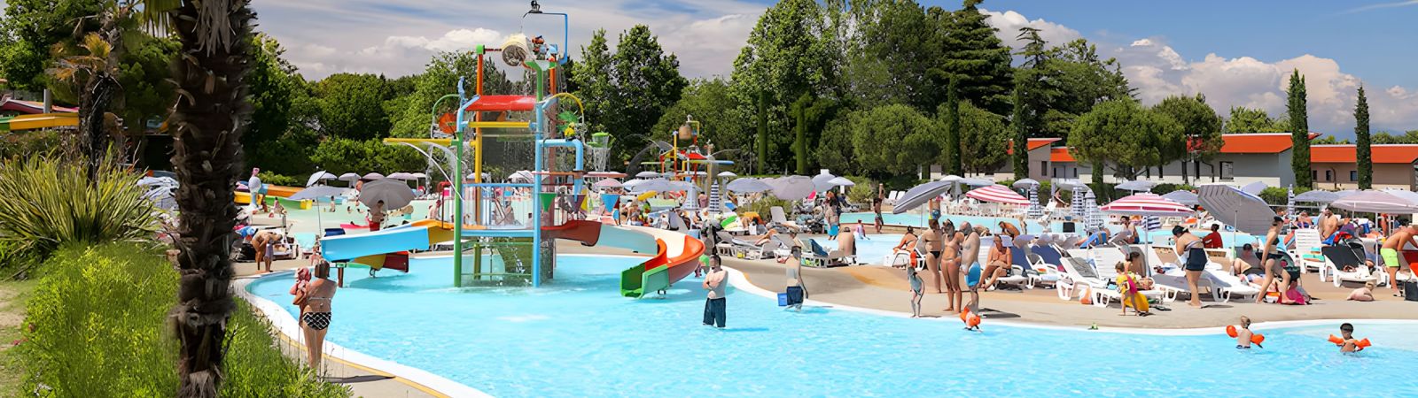 panorama zwembad camping cisano